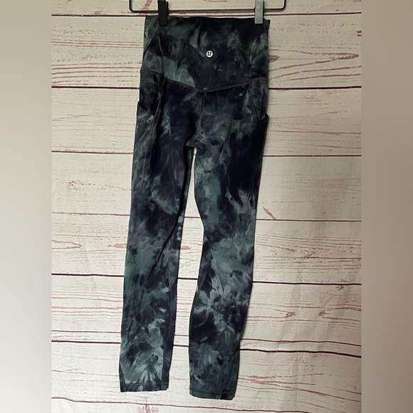 Lululemon Align High-Rise Crop with Pockets Size 2 - Picture 2 of 5